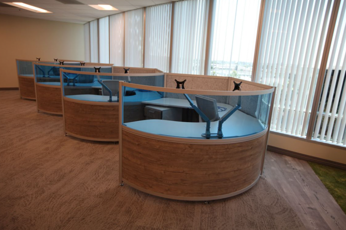 Round Desks and Curved Workstations – fluidconcepts